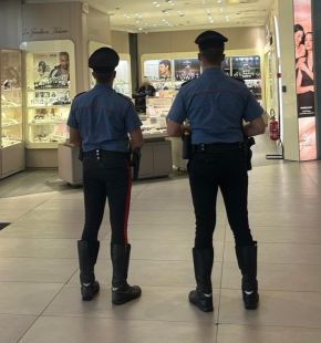 Roma, rapina a mano armata alla gioielleria del Centro Commerciale, in manette cileno 35enne