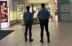 Roma, rapina a mano armata alla gioielleria del Centro Commerciale, in manette cileno 35enne