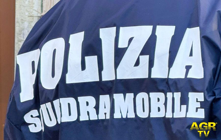 Polizia squadra mobile Polizia squadra mobile