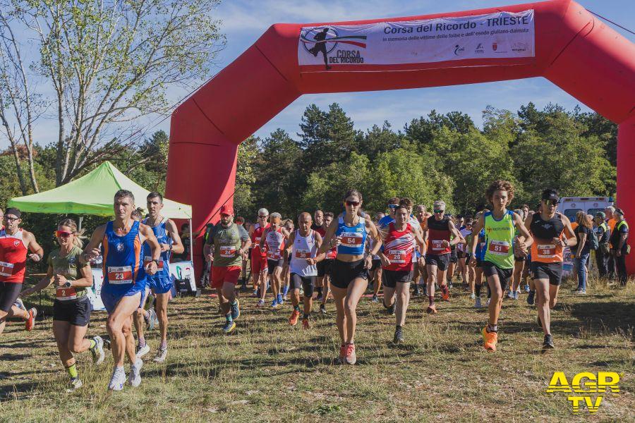 la partenza della IX Corsa del Ricordo di Trieste foto Montebelli la partenza della IX Corsa del Ricordo di Trieste foto Montebelli
