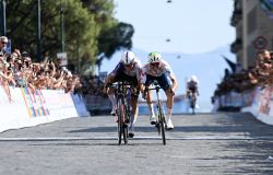 Ciclismo,Giro di Campania, in volata la spunta l'uruguayano Fagundez
