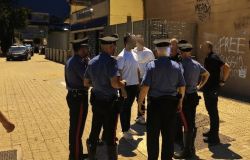 Acilia, violenta rissa in strada, due arresti e denunciate 11 persone
