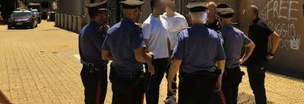 Acilia, violenta rissa in strada, due arresti e denunciate 11 persone