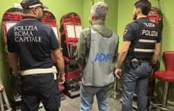 Roma, operazione congiunta, sequestro Slot irregolari in una sala giochi, denunciata la titolare