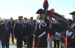 Il Comandante Generale dell'Arma dei Carabinieri, accompagnato dal Professor Alessandro D’Acquisto, fratello dell’Eroe
