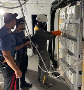 Roma La Storta, occupano abusivamente un immobile e rubano energia elettrica dall'abitazione vicina, 3 arresti