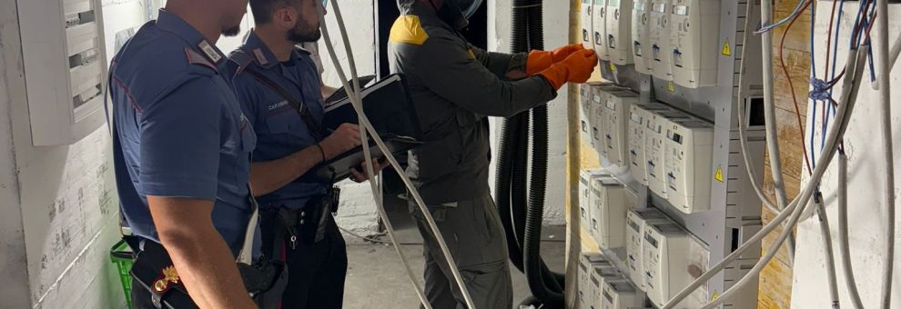 Roma La Storta, occupano abusivamente un immobile e rubano energia elettrica dall'abitazione vicina, 3 arresti