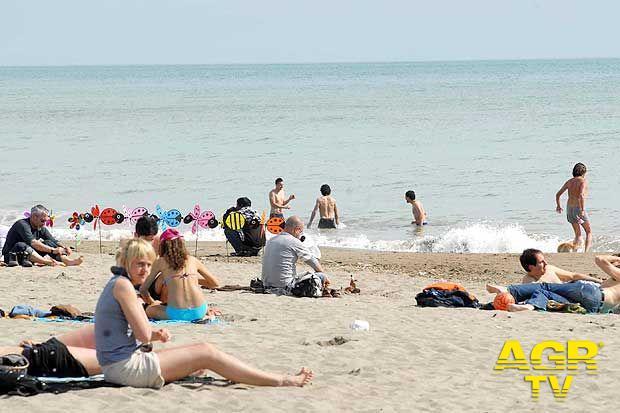 Ostia, mare libero...per tutti Ostia, mare libero...per tutti