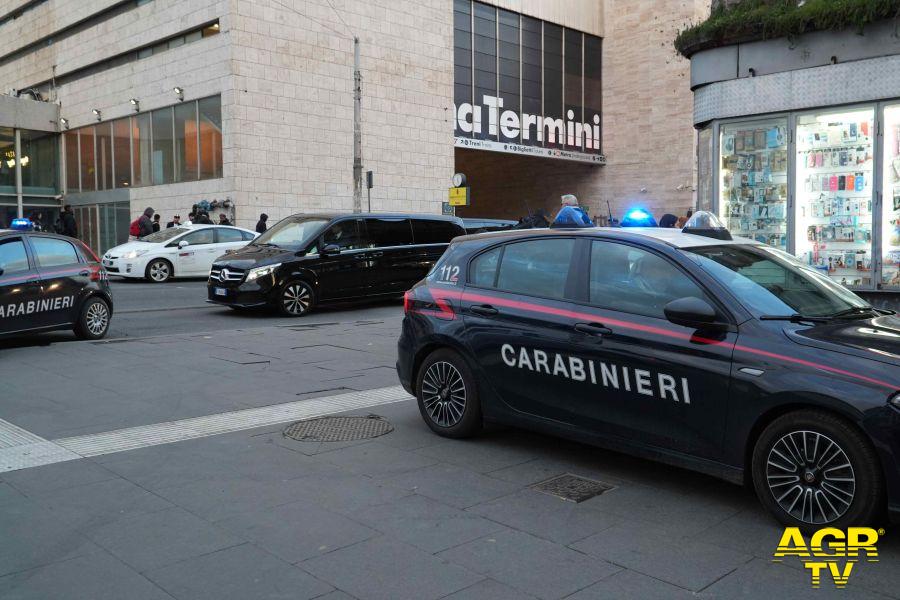 Carabinieri l'intervento in via Giolitti Carabinieri l'intervento in via Giolitti