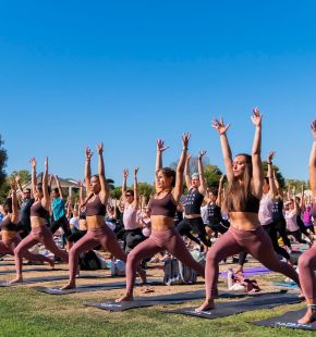 Yoga, al parco del Ninfeo (Eur) arriva Wanderlust 108