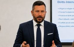 Tratta di migranti, l'avvocato Marco Valerio Verni a Roma: Tutelare i familiari per spezzare il silenzio delle vittime