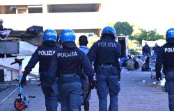Roma Tor Sapienza, nuovo blitz della Polizia nello stabile di via Tallone, 3 stranieri tentavano di rientrare, fermati