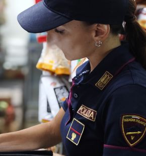 Roma Don Bosco, nel mirino gli esercizi del quartiere, sequestrati prodotti alimentari e sanzioni per 14 mila euro Roma Don Bosco, nel mirino gli esercizi del quartiere, sequestrati prodotti alimentari e sanzioni per 14 mila euro