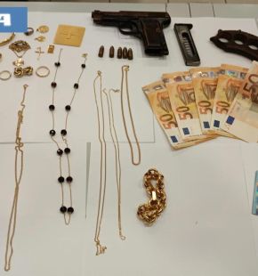 Roma, arrestato sul treno per Napoli finto Carabiniere, aveva estorto soldi e gioielli ad una coppia di anziani di Novara