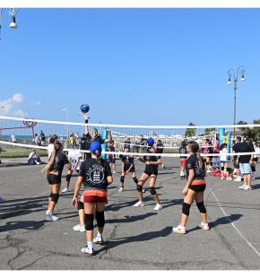 Ostia, tutti al mare con il Volley S 3, Memorial Mauro Zeppilli, al pontile sport e divertimento per i più piccoli