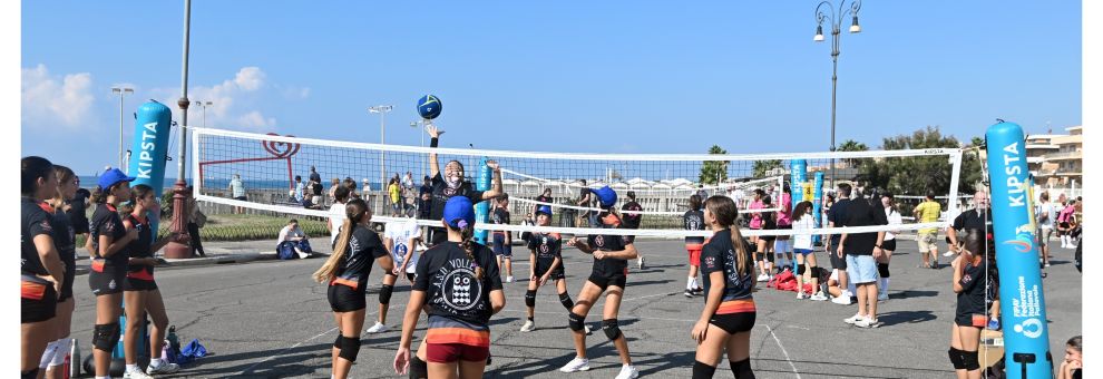 Ostia, tutti al mare con il Volley S 3, Memorial Mauro Zeppilli, al pontile sport e divertimento per i più piccoli