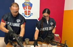 Castelnuovo di Porto, 71enne ai domiciliari, con armi, cocaina e soldi, arrestato dai Carabinieri
