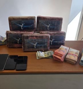 Castel Gandolfo, in bici con droga e soldi in uno zaino, scoperta la rotta della cocaina, 2 arresti e sequestrati 5kg di droga