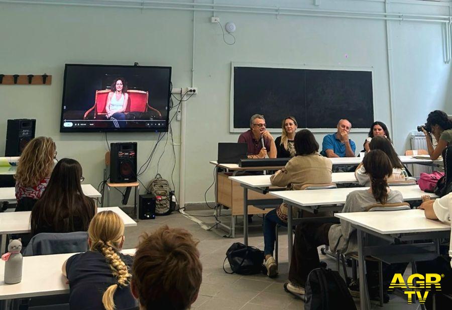 Foto_scattata_degli_allievi_della_sezione_audiovisivo_del_Liceo_Pablo_Picasso_di_Anzio da comunicato stampa