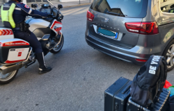 Prato. Taxi abusivo scoperto dal Reparto Motociclisti