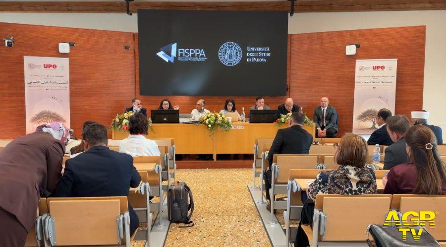 I panel scientifici e il premio alle nuove generazioni - Foto da Video Comunicato - Credits R. Chessa I panel scientifici e il premio alle nuove generazioni - Foto da Video Comunicato - Credits R. Chessa
