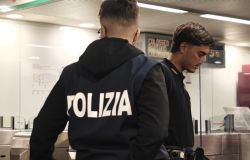 Roma periferia Est, arrestati due spacciatori, 8800 euro di sanzioni nei controlli agli esercizi commerciali