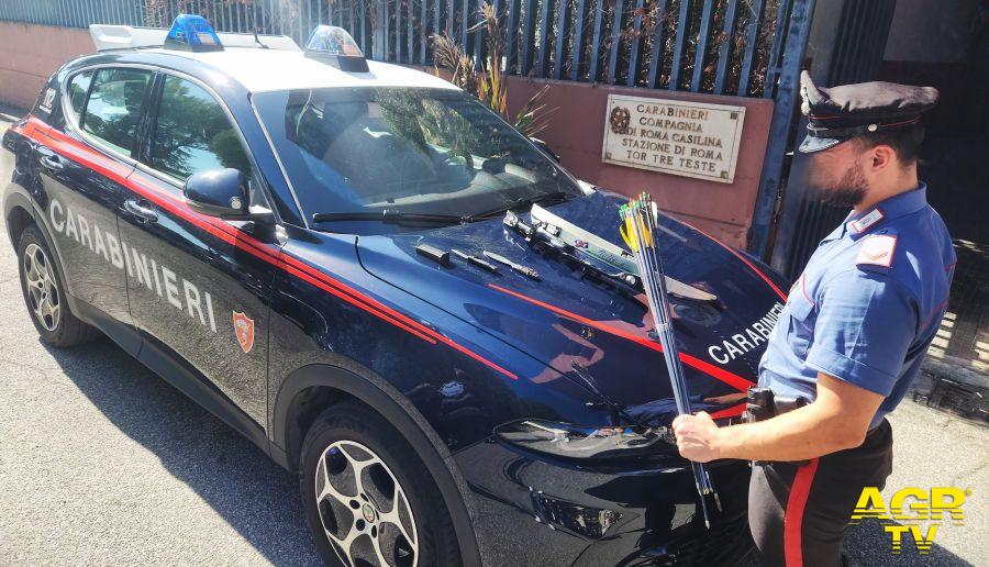 Carabinieri arco e frecce sequestrate Carabinieri arco e frecce sequestrate
