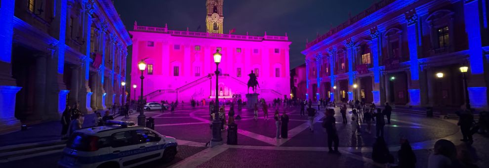 Roma, morte perinatale, il Campidoglio si illumina di rosa ed azzurro per non dimenticare