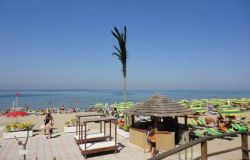 Ostia, parte la stagione balneare tra le polemiche