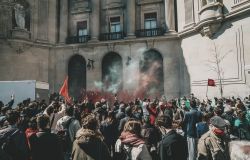 Roma, gli studenti sfilano sino al Ministero dell'Istruzione, chiedono...più scuola e meno spese militari