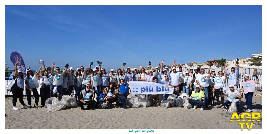 Ostia pulizia spiagge ph credit Pino Rampolla Ostia pulizia spiagge ph credit Pino Rampolla