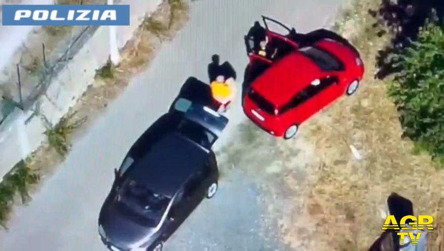 Polizia consegna della droga Polizia consegna della droga