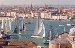 Vela, XIII Venice Hospitality Challenge, per la quarta volta in laguna vince...il Prosecco Shockwave
