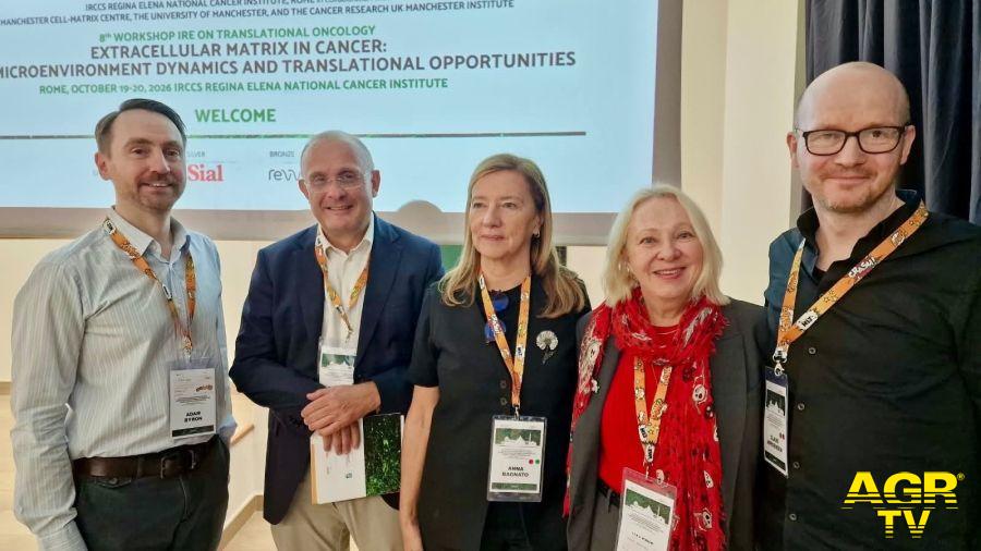 Istituto Regina Elena: l'ambiente che protegge il cancro - In foto, Da sinistra a destra: Adam Byron, Giovanni Blandino, Anna Bagnato, Valerie Weaver, Claus Jørgensen. Credits Foto Ufficio Stampa IFO Istituto Regina Elena: l'ambiente che protegge il cancro - In foto, Da sinistra a destra: Adam Byron, Giovanni Blandino, Anna Bagnato, Valerie Weaver, Claus Jørgensen. Credits Foto Ufficio Stampa IFO