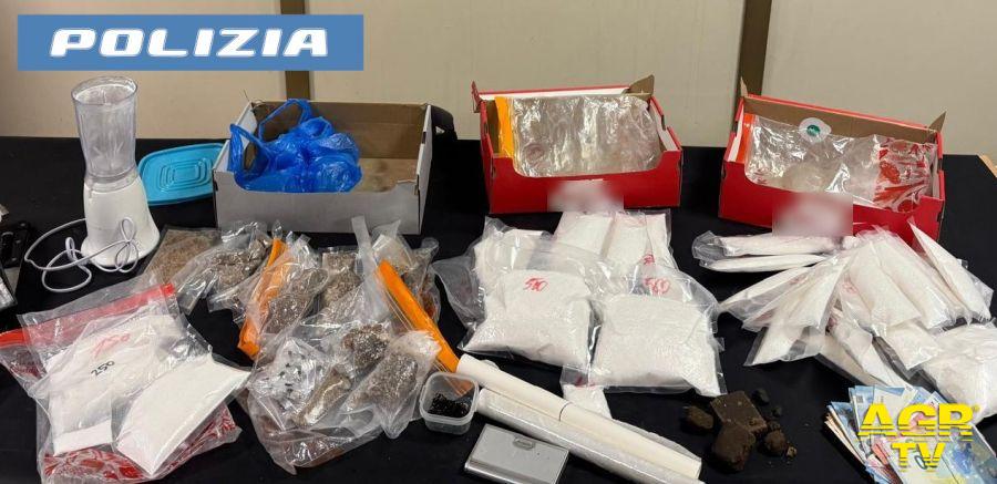 Polizia Tor Sapienza la droga sequestrata Polizia Tor Sapienza la droga sequestrata
