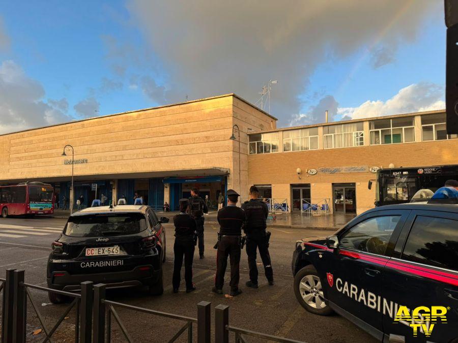 Carabinieri Ostia controlli stazione Lido Centro Metromare Carabinieri Ostia controlli stazione Lido Centro Metromare