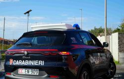 Ostia, rubano le chiavi di casa in un'auto parcheggiata poi vanno a casa....del proprietario per svaligiare l'abitazione, 2 arresti