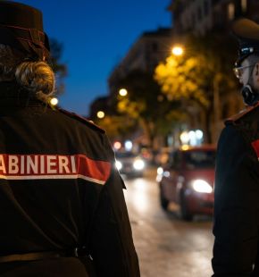 Esquilino: aggredisce 51enne per strappargli la collana d'oro, arrestato