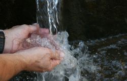 Salute, idratazione e benessere cardiovascolare grazie al giusto apporto di acqua che equilibra il nostro organismo
