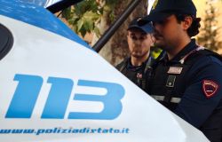 Fiumicino, laboratorio domestico in cucina per la preparazione delle dosi, arrestato il pusher, 4 spacciatori in manette a Roma