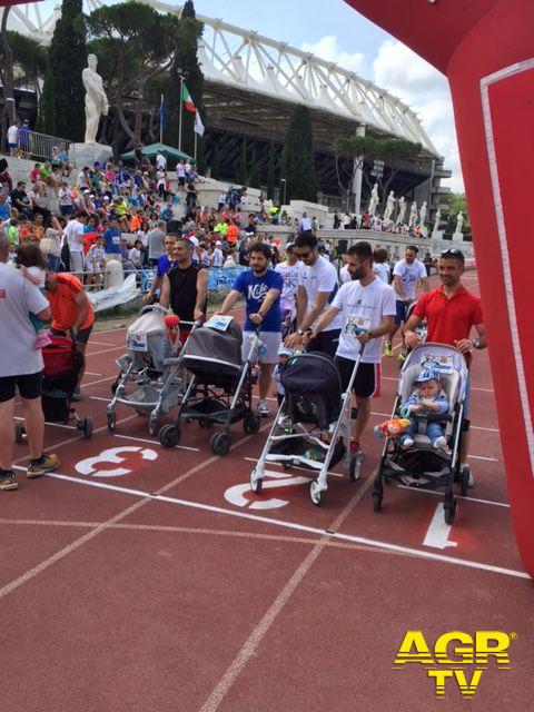 Atletica, corro con papà allo Stadio dei Marmi Atletica, corro con papà allo Stadio dei Marmi