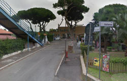 Ostia Antica, ponte pedonale della stazione da ristrutturare