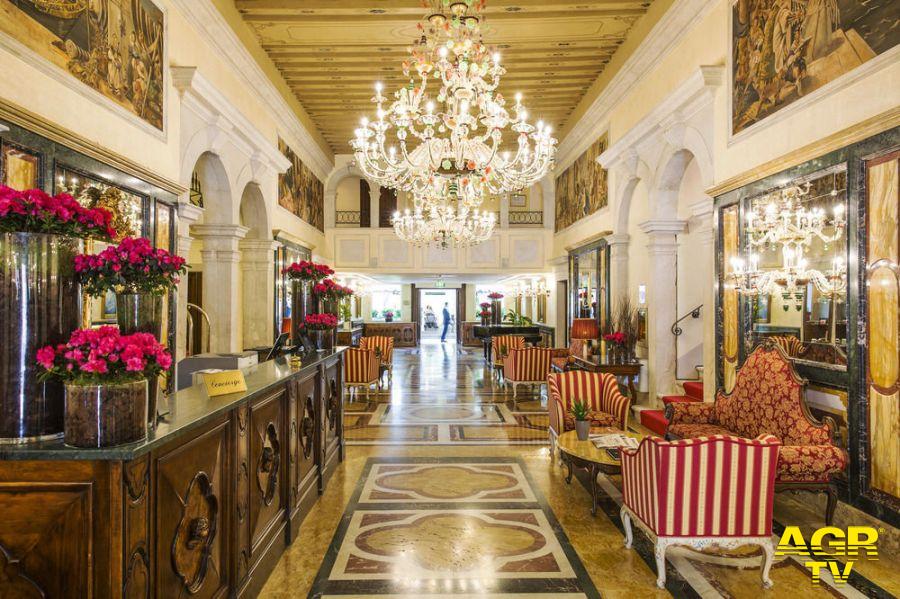 Venezia, all'hotel dei Dogi un esclusivo apertivo nel giardino segreto