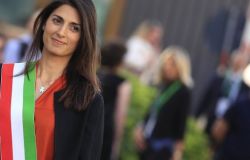 Ostia, la Raggi con i bambini di Educamp