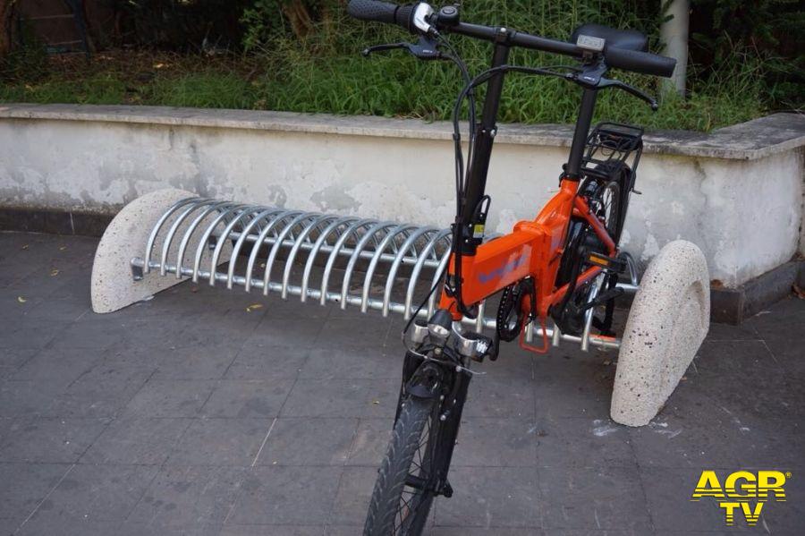 Roma, in bici fino alla Pisana