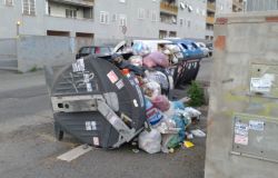 Ostia, la città è sporca ma gli stabilimenti hanno fatto la differenziata