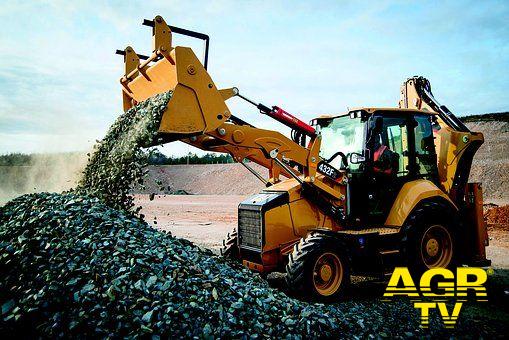 Ostia, l'AMA bonifica via degli Atlantici