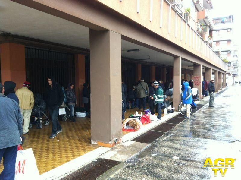 Ostia, mercatini abusivi, FdI lancia l'allarme