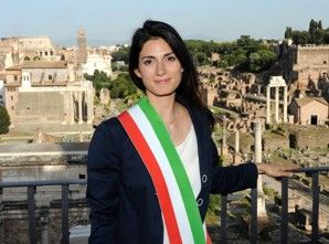 Roma, il sindaco Raggi rinviata a giudizio