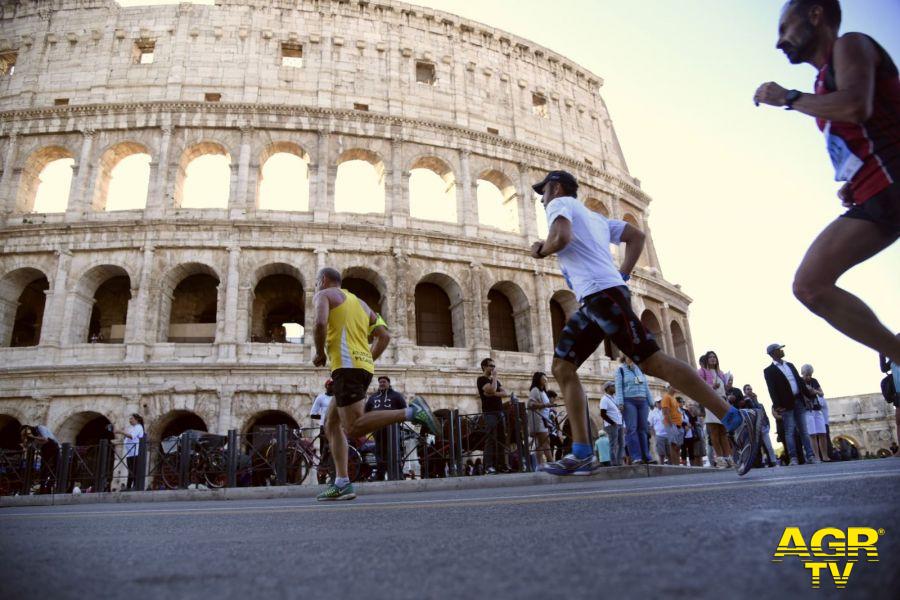 Urbs Mundi, il centro di Roma invaso dai maratoneti Urbs Mundi, il centro di Roma invaso dai maratoneti